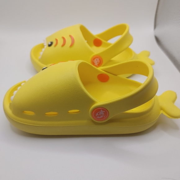 3/$25 -2 Pairs of toddler shoes from PatPat - Picture 11 of 11